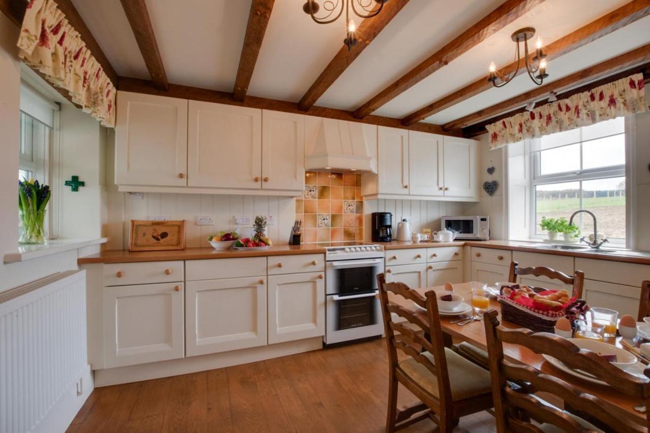 Middlehead Cottages 皮克林 外观 照片